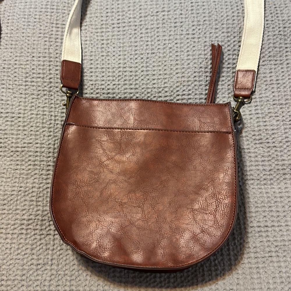 Crossbody - Picture 2 of 4